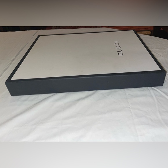 Gucci Gift Box - Picture 6 of 14
